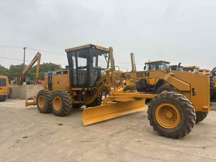 Second Hand SEM921 Motor Grader / Second Hand Motor Grader Sem 921 922 919 SEM Motor Grader for Sale - Grejdr: obrázek 2 Second Hand SEM921 Motor Grader / Second Hand Motor Grader Sem 921 922 919 SEM Motor Grader for Sale - Grejdr: obrázek 2
