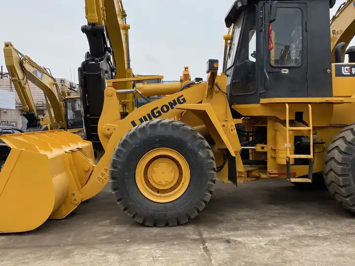 Second hand LiuGong wheel loader LG856 ,good condition chinese loader 856 wheel loader ,Liu gong Wheel Loader 856 Earth-moving - Kolový nakladač: obrázek 2 Second hand LiuGong wheel loader LG856 ,good condition chinese loader 856 wheel loader ,Liu gong Wheel Loader 856 Earth-moving - Kolový nakladač: obrázek 2