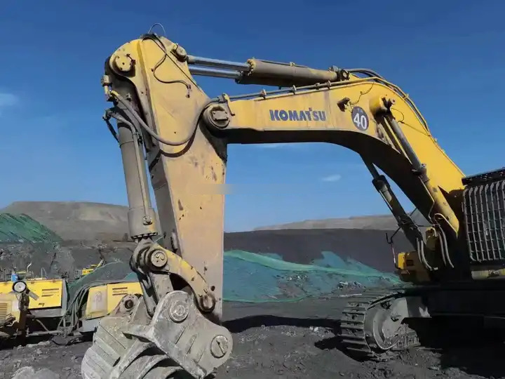 Secondhand Komatsu pc850 Komatsu 85 tons of excavator used komatsu PC850 excavator change rock arm crushing hammer - Rýpadlo: obrázek 4 Secondhand Komatsu pc850 Komatsu 85 tons of excavator used komatsu PC850 excavator change rock arm crushing hammer - Rýpadlo: obrázek 4