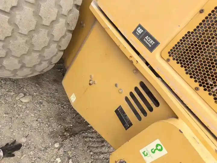 Used 18 ton Caterpillar Road Roller CAT CS76T Road Paving Machinery Soil Compactor made in USA - Silniční válec: obrázek 3 Used 18 ton Caterpillar Road Roller CAT CS76T Road Paving Machinery Soil Compactor made in USA - Silniční válec: obrázek 3
