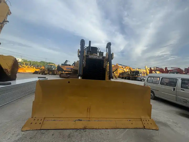 Used CAT D8R bulldozer in good condition for sale - Buldozer: obrázek 2 Used CAT D8R bulldozer in good condition for sale - Buldozer: obrázek 2