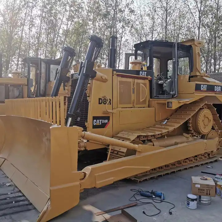 Used CAT D8R bulldozer in good condition for sale - Buldozer: obrázek 1 Used CAT D8R bulldozer in good condition for sale - Buldozer: obrázek 1
