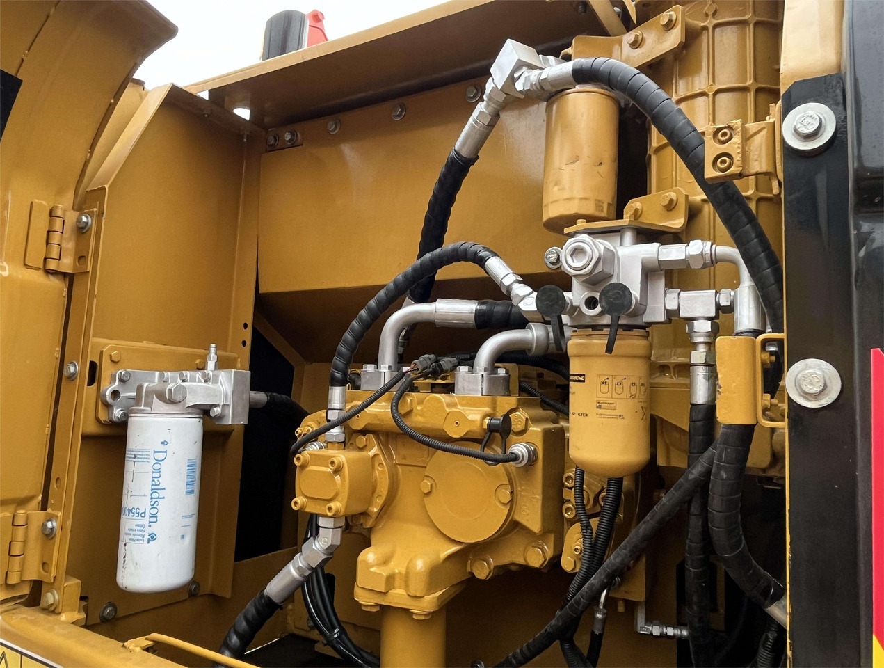 Used Cat Excavator CAT 320D High Quality Japan Used Construction Machine 20ton Excavator cat320d for sale - Rýpadlo: obrázek 5 Used Cat Excavator CAT 320D High Quality Japan Used Construction Machine 20ton Excavator cat320d for sale - Rýpadlo: obrázek 5