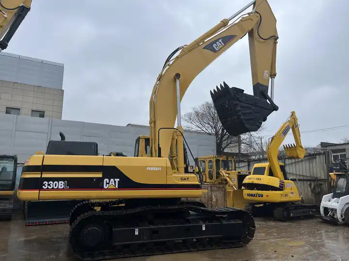 Used Caterpillar CAT 330BL excavator Japan Used CAT330BL 330CL Second Hand hydraulic crawler excavator in stock - Pásové rýpadlo: obrázek 2 Used Caterpillar CAT 330BL excavator Japan Used CAT330BL 330CL Second Hand hydraulic crawler excavator in stock - Pásové rýpadlo: obrázek 2