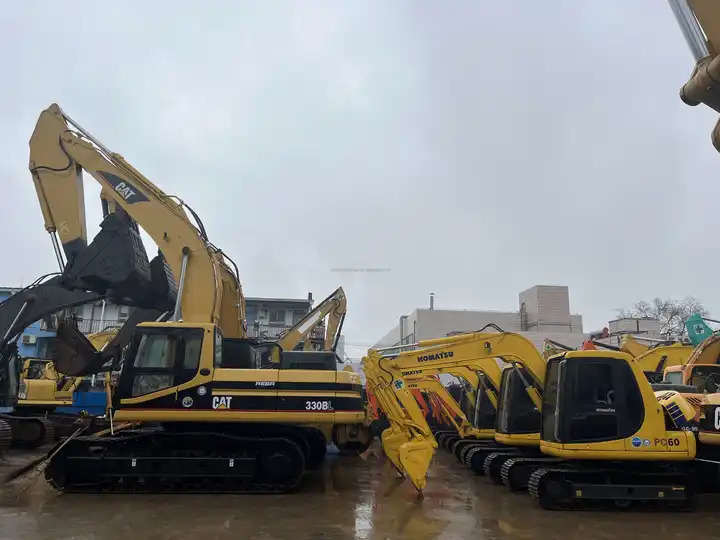 Used Caterpillar CAT 330BL excavator Japan Used CAT330BL 330CL Second Hand hydraulic crawler excavator in stock - Pásové rýpadlo: obrázek 4 Used Caterpillar CAT 330BL excavator Japan Used CAT330BL 330CL Second Hand hydraulic crawler excavator in stock - Pásové rýpadlo: obrázek 4