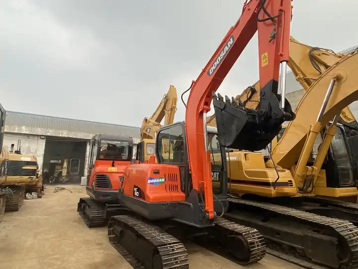 Used Doosan 6ton dx60 dx55 dx75 excavator made in Korea leasing Used Doosan 6ton dx60 dx55 dx75 excavator made in Korea: obrázek 7