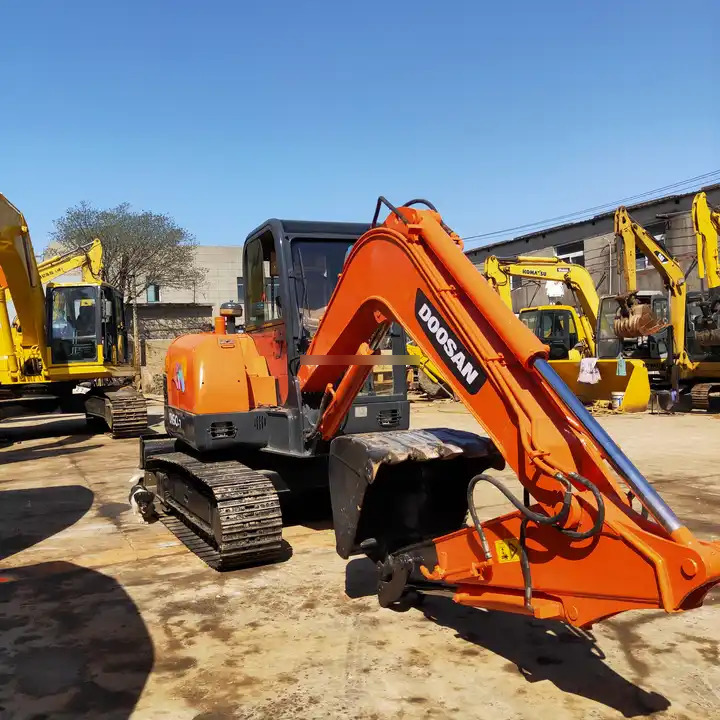 Used Doosan Machinery for Sale Mini excavator DH55-V DH60-7 for sale Fast Delivery Competitive Price Digger Hydraulic Excavator - Pásové rýpadlo: obrázek 3 Used Doosan Machinery for Sale Mini excavator DH55-V DH60-7 for sale Fast Delivery Competitive Price Digger Hydraulic Excavator - Pásové rýpadlo: obrázek 3