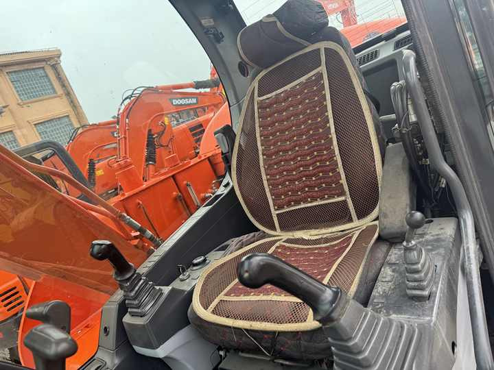 Used Excavator Doosan DX75-9C Second-hand Excavator Digger DX75-9C Compact Shovel Crawler Doosan 75 Excavator Doosan Dx75-9C - Pásové rýpadlo: obrázek 5 Used Excavator Doosan DX75-9C Second-hand Excavator Digger DX75-9C Compact Shovel Crawler Doosan 75 Excavator Doosan Dx75-9C - Pásové rýpadlo: obrázek 5