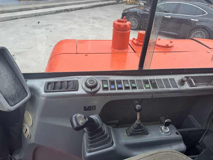 Used Excavator Doosan Dx60 Excavators Earth-moving Machinery Doosan Dx60 Dx80 Dx75 Dx225 Dh55 Dx60-9c for Sale - Pásové rýpadlo: obrázek 3 Used Excavator Doosan Dx60 Excavators Earth-moving Machinery Doosan Dx60 Dx80 Dx75 Dx225 Dh55 Dx60-9c for Sale - Pásové rýpadlo: obrázek 3