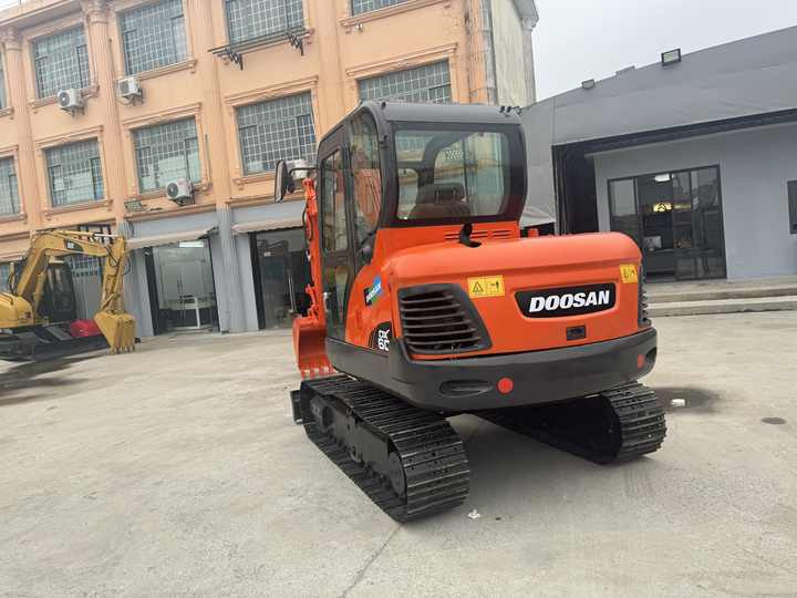 Used Excavator Doosan Dx60 Excavators Earth-moving Machinery Doosan Dx60 Dx80 Dx75 Dx225 Dh55 Dx60-9c for Sale - Pásové rýpadlo: obrázek 2 Used Excavator Doosan Dx60 Excavators Earth-moving Machinery Doosan Dx60 Dx80 Dx75 Dx225 Dh55 Dx60-9c for Sale - Pásové rýpadlo: obrázek 2
