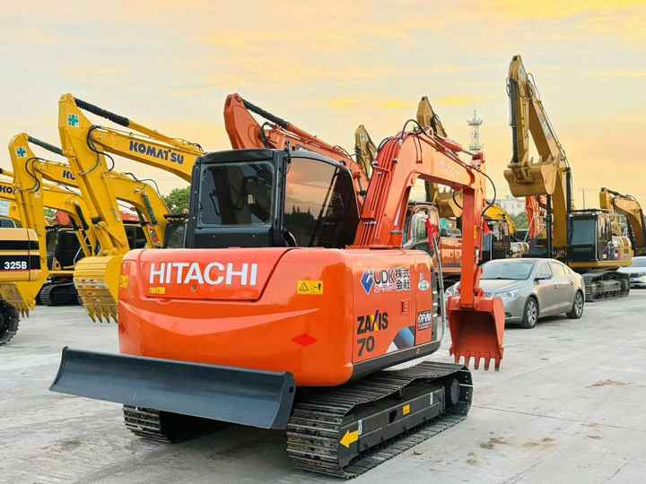 Used Japanese Excavator Hitachi 70 for Sale Hitachi 70 Excavator Hitachi Zx70 - Rýpadlo: obrázek 5 Used Japanese Excavator Hitachi 70 for Sale Hitachi 70 Excavator Hitachi Zx70 - Rýpadlo: obrázek 5