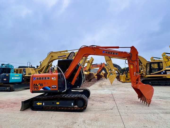 Used Japanese Excavator Hitachi 70 for Sale Hitachi 70 Excavator Hitachi Zx70 - Rýpadlo: obrázek 2 Used Japanese Excavator Hitachi 70 for Sale Hitachi 70 Excavator Hitachi Zx70 - Rýpadlo: obrázek 2