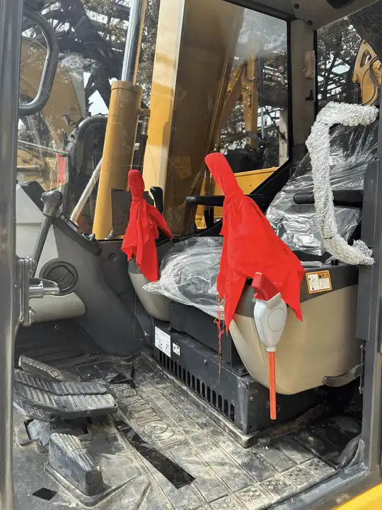 Used Komatsu PC 60-7 with Good Condition in Shanghai - Rýpadlo: obrázek 4 Used Komatsu PC 60-7 with Good Condition in Shanghai - Rýpadlo: obrázek 4