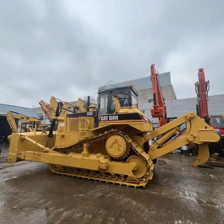 Used caterpillar bulldozer d8r for sale original used crawler bulldozer - Buldozer: obrázek 1 Used caterpillar bulldozer d8r for sale original used crawler bulldozer - Buldozer: obrázek 1