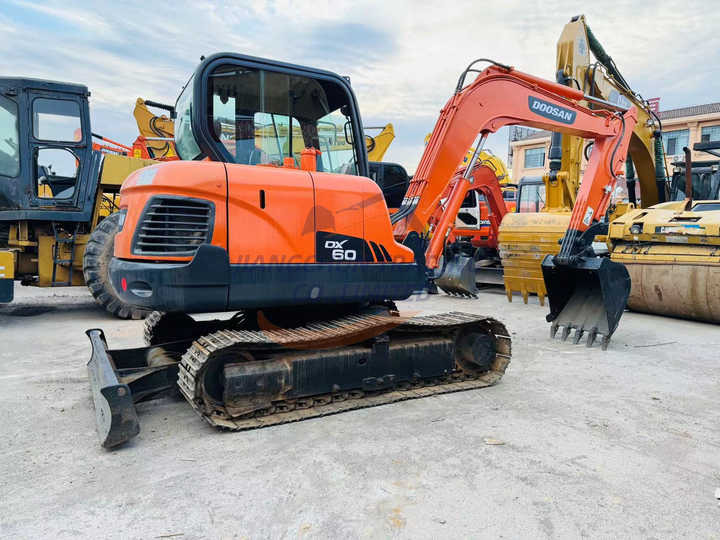 Used excavator doosan dx60 excavators earth-moving machinery doosan dx60 dx80 dx75 dx225 dh60 dh60-7for sale - Pásové rýpadlo: obrázek 4 Used excavator doosan dx60 excavators earth-moving machinery doosan dx60 dx80 dx75 dx225 dh60 dh60-7for sale - Pásové rýpadlo: obrázek 4
