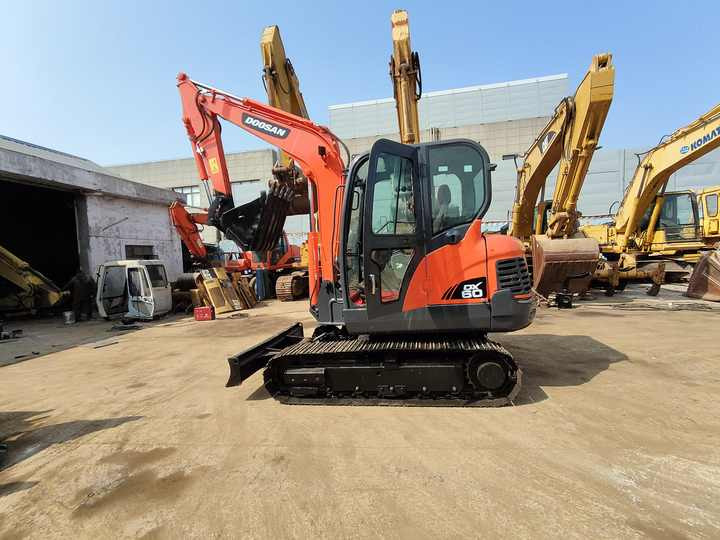 Used excavator doosan dx60 excavators machinery doosan dx60 dx80 dx75 dx225 dh60 dh60-7 excavator - Pásové rýpadlo: obrázek 4 Used excavator doosan dx60 excavators machinery doosan dx60 dx80 dx75 dx225 dh60 dh60-7 excavator - Pásové rýpadlo: obrázek 4