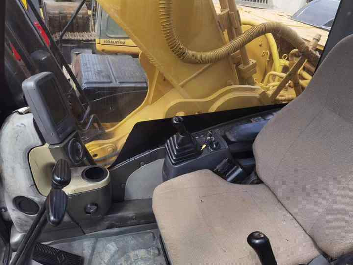 Used komatsu PC 56-7 Pc60-7 Crawler Excavator 6 Ton Excavator In Shanghai China For Sale PC 60 60-7 PC60 PC78 Nice excavator - Pásové rýpadlo: obrázek 5 Used komatsu PC 56-7 Pc60-7 Crawler Excavator 6 Ton Excavator In Shanghai China For Sale PC 60 60-7 PC60 PC78 Nice excavator - Pásové rýpadlo: obrázek 5