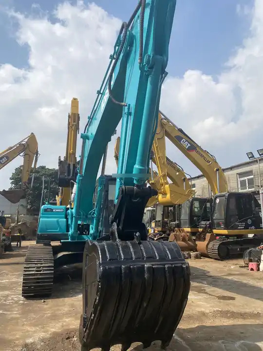 Used tracked Excavator Kobelco SK210-8 for Sale Original Kobelco Used Heavy Excavator - Pásové rýpadlo: obrázek 4 Used tracked Excavator Kobelco SK210-8 for Sale Original Kobelco Used Heavy Excavator - Pásové rýpadlo: obrázek 4