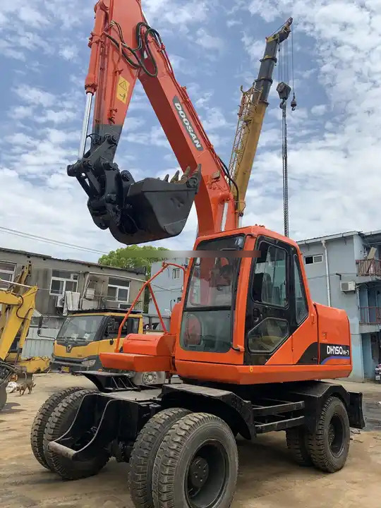 Wheel digging excavator Used DOOSAN150W DH150W DH150W-7 / second-hand KOREA engine DOOSAN DH 150 150W-7 DOOSAN150 - Pásové rýpadlo: obrázek 3 Wheel digging excavator Used DOOSAN150W DH150W DH150W-7 / second-hand KOREA engine DOOSAN DH 150 150W-7 DOOSAN150 - Pásové rýpadlo: obrázek 3