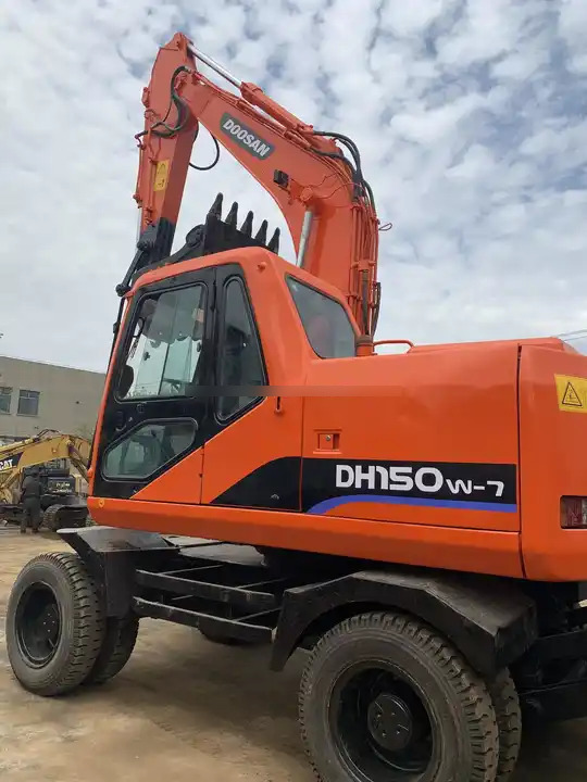 Wheel digging excavator Used DOOSAN150W DH150W DH150W-7 / second-hand KOREA engine DOOSAN DH 150 150W-7 DOOSAN150 - Pásové rýpadlo: obrázek 4 Wheel digging excavator Used DOOSAN150W DH150W DH150W-7 / second-hand KOREA engine DOOSAN DH 150 150W-7 DOOSAN150 - Pásové rýpadlo: obrázek 4