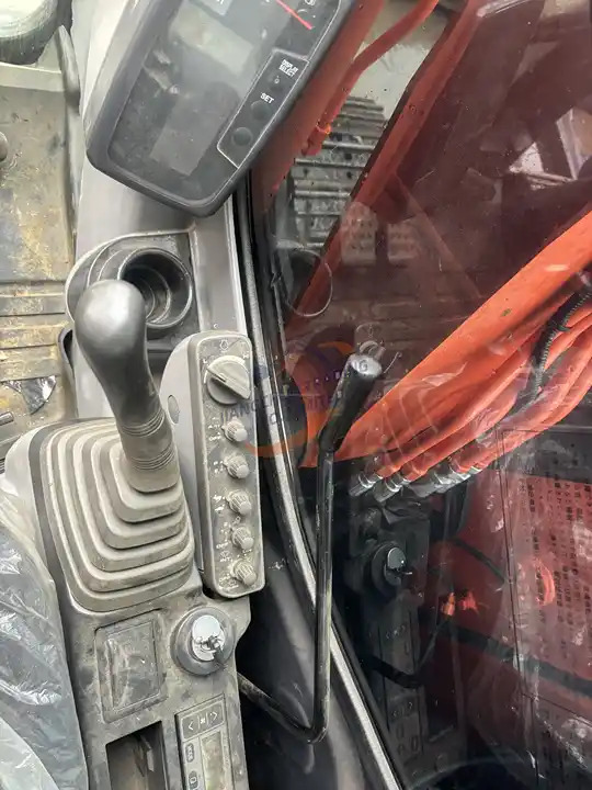 Mini hitachi excavator 7 ton zx70 Hitachi digger Hitachi zx70 used excavator crawler - Pásové rýpadlo: obrázek 4 Mini hitachi excavator 7 ton zx70 Hitachi digger Hitachi zx70 used excavator crawler - Pásové rýpadlo: obrázek 4