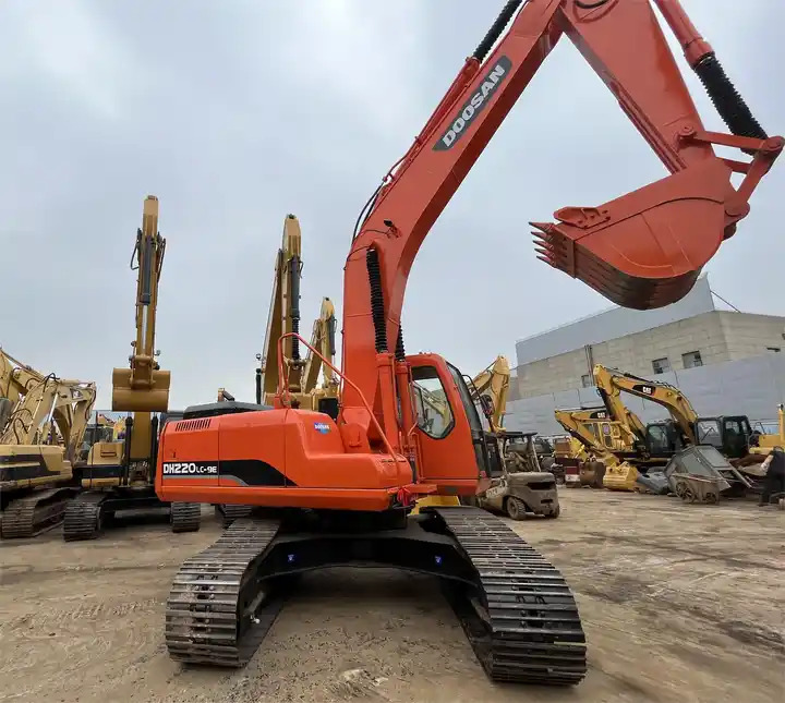 Used original Korea Doosan 20 ton excavator with cheap price and good condition DOOSAN Dx220LC-9e - Pásové rýpadlo: obrázek 5 Used original Korea Doosan 20 ton excavator with cheap price and good condition DOOSAN Dx220LC-9e - Pásové rýpadlo: obrázek 5