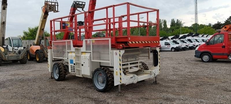 Genie GS3390 - 12,06 m - 4x4 - diesel - Nůžková plošina: obrázek 1 Genie GS3390 - 12,06 m - 4x4 - diesel - Nůžková plošina: obrázek 1