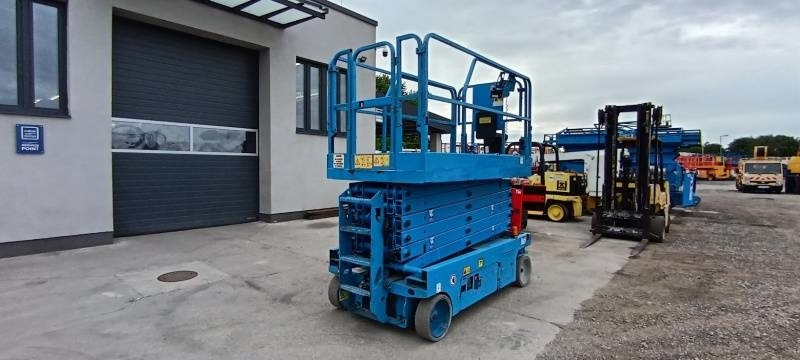 Genie GS4047 - 13,7m - electric - Nůžková plošina: obrázek 2 Genie GS4047 - 13,7m - electric - Nůžková plošina: obrázek 2