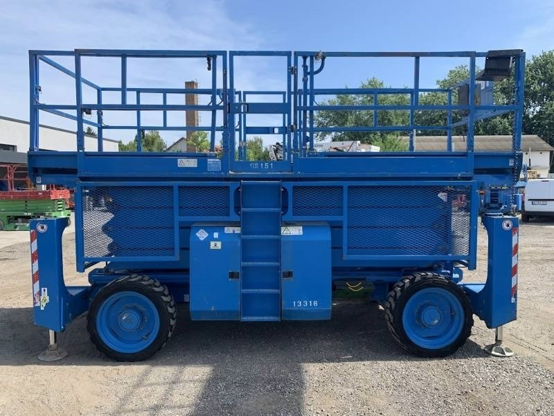 Genie GS4390 - 15,11m, diesel, 4x4 - Nůžková plošina: obrázek 3 Genie GS4390 - 15,11m, diesel, 4x4 - Nůžková plošina: obrázek 3
