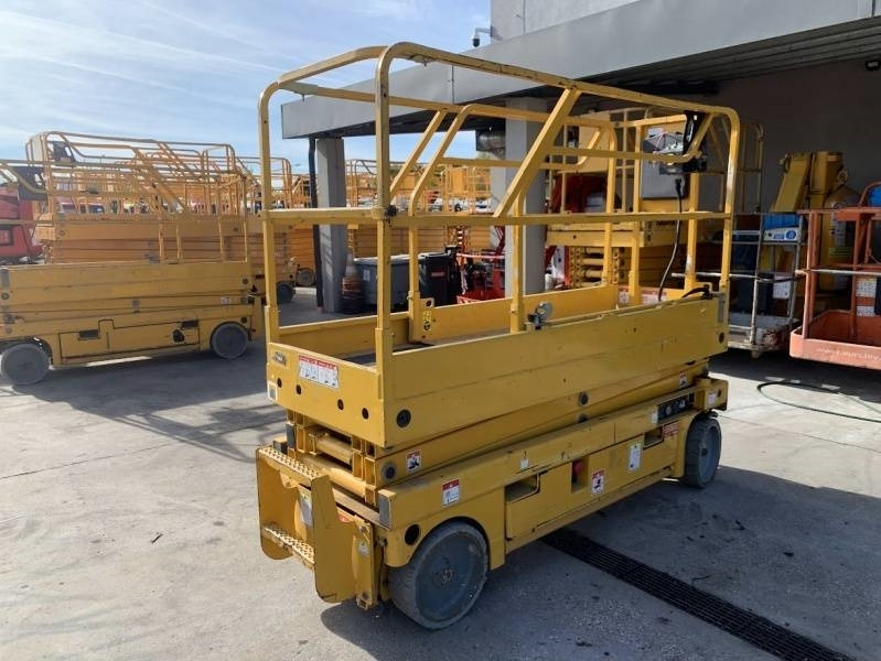 Haulotte Compact 8 - 8m, electric - Nůžková plošina: obrázek 2 Haulotte Compact 8 - 8m, electric - Nůžková plošina: obrázek 2