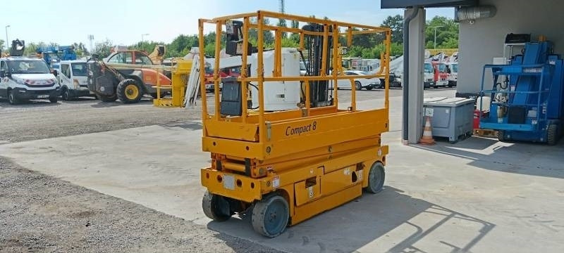 Haulotte Compact 8 - 8m, electric - Nůžková plošina: obrázek 2 Haulotte Compact 8 - 8m, electric - Nůžková plošina: obrázek 2