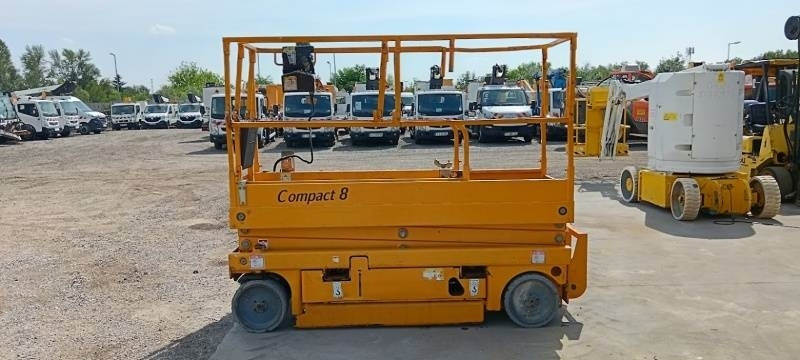 Haulotte Compact 8 - 8m, electric - Nůžková plošina: obrázek 5 Haulotte Compact 8 - 8m, electric - Nůžková plošina: obrázek 5