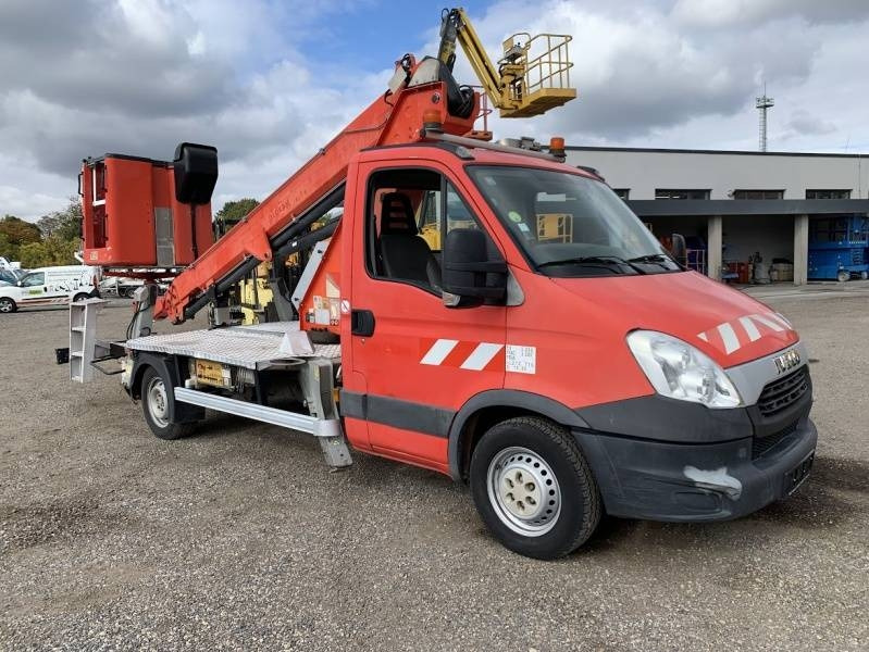 Iveco Daily Isoli PT165 - 16,5 m - Autoplošina: obrázek 1 Iveco Daily Isoli PT165 - 16,5 m - Autoplošina: obrázek 1