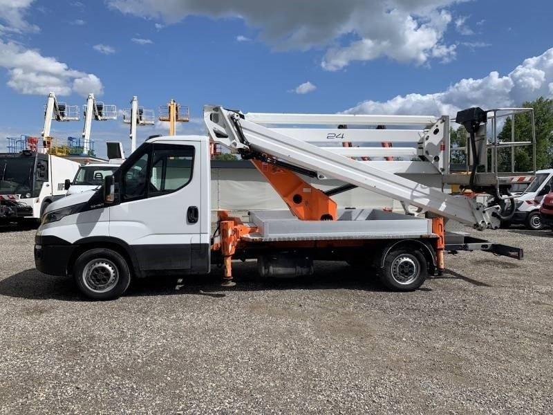 Iveco Daily Oil&Steel Snake 2413 Plus - 23,5m, 250kg - Autoplošina: obrázek 5 Iveco Daily Oil&Steel Snake 2413 Plus - 23,5m, 250kg - Autoplošina: obrázek 5