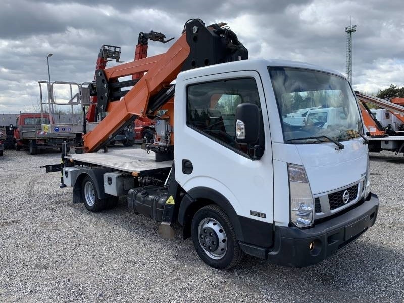 Nissan Cabstar Benelli BA22 - 22 m - Autoplošina: obrázek 1 Nissan Cabstar Benelli BA22 - 22 m - Autoplošina: obrázek 1