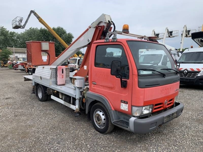 Nissan Cabstar Multitel 160 ALU DS - 16m - Autoplošina: obrázek 1 Nissan Cabstar Multitel 160 ALU DS - 16m - Autoplošina: obrázek 1
