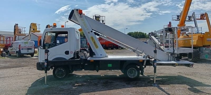 Nissan Cabstar Palfinger P260B - 25,6 m - 230 kg - Autoplošina: obrázek 5 Nissan Cabstar Palfinger P260B - 25,6 m - 230 kg - Autoplošina: obrázek 5