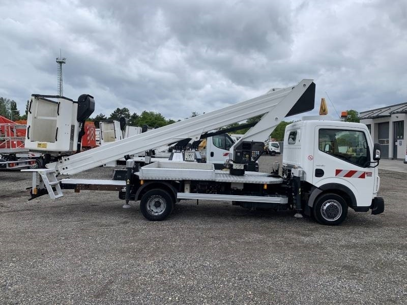 Renault Maxity ISOLI VT60NE - 20m, 250kg - Autoplošina: obrázek 4 Renault Maxity ISOLI VT60NE - 20m, 250kg - Autoplošina: obrázek 4