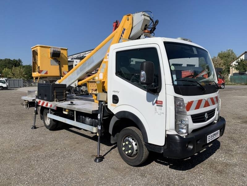 Renault Maxity Multitel MT202DS - 20m - 200 kg - Autoplošina: obrázek 1 Renault Maxity Multitel MT202DS - 20m - 200 kg - Autoplošina: obrázek 1
