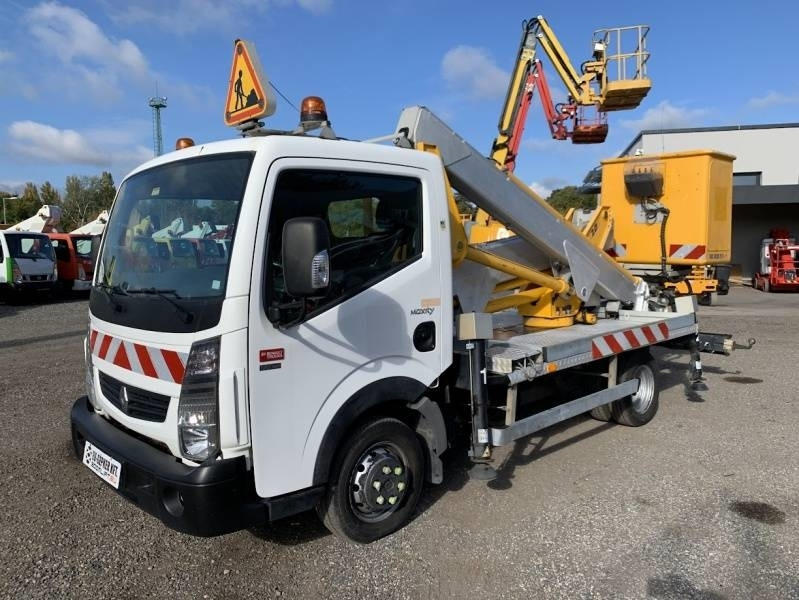 Renault Maxity Multitel MX200 - 20 m - Autoplošina: obrázek 2 Renault Maxity Multitel MX200 - 20 m - Autoplošina: obrázek 2
