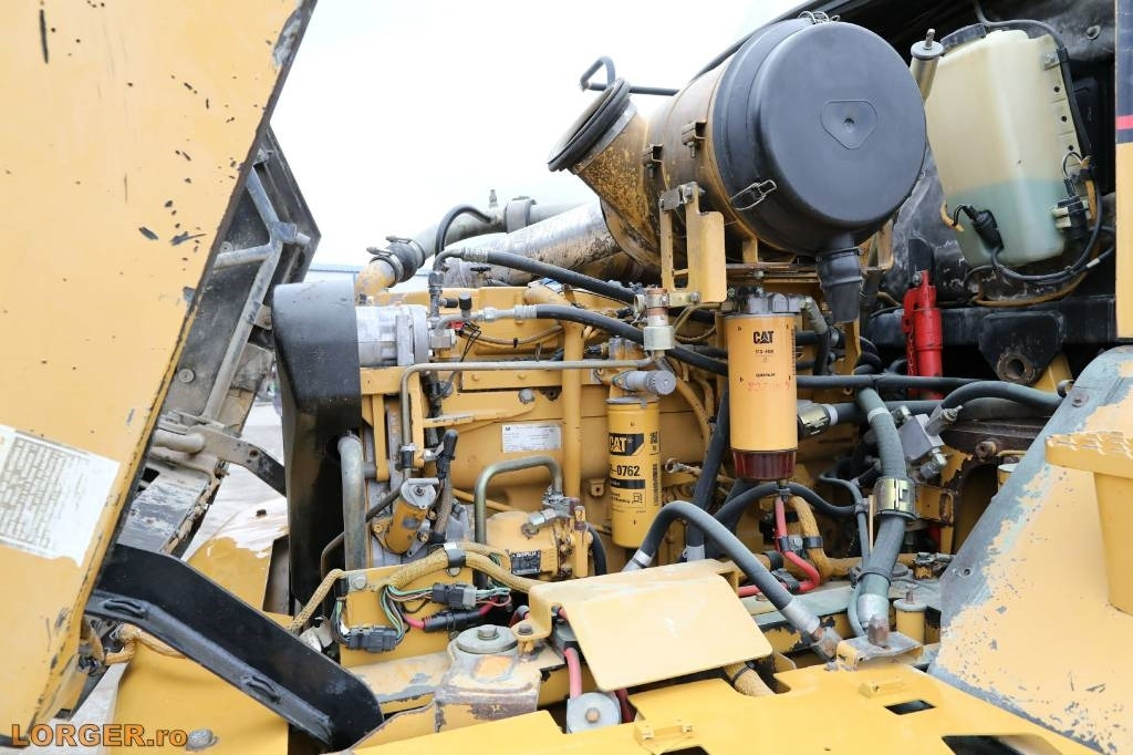 Kloubový sklápěč CAT 730: obrázek 10