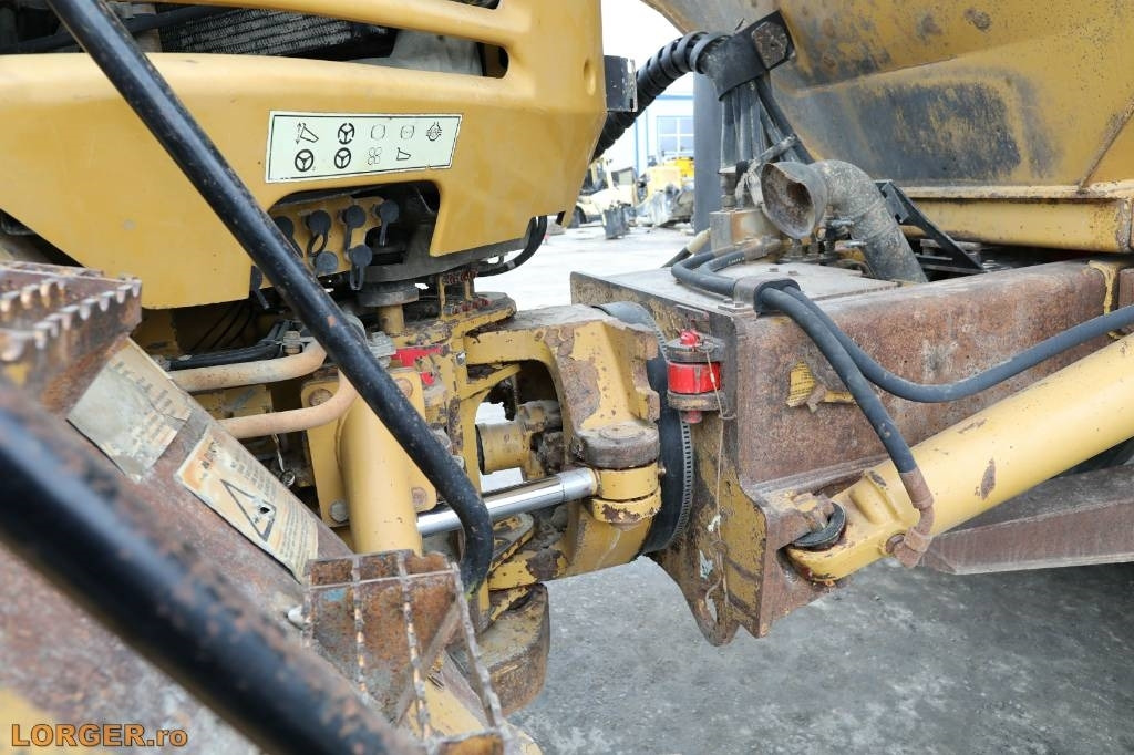 Kloubový sklápěč CAT 730: obrázek 8