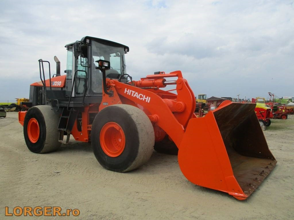 Hitachi ZW 250 - Kolový nakladač: obrázek 4 Hitachi ZW 250 - Kolový nakladač: obrázek 4