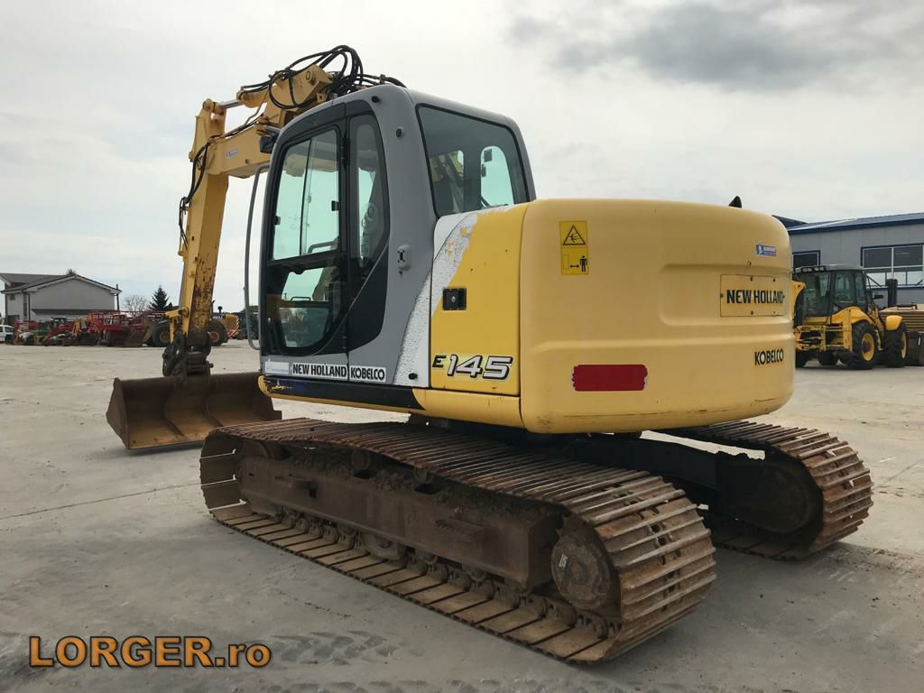 New Holland E 145 - Pásové rýpadlo: obrázek 4 New Holland E 145 - Pásové rýpadlo: obrázek 4
