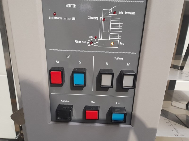 Horizon AC-8000 S | collator | 8 stations | 1992 - Tiskařský stroj: obrázek 3 Horizon AC-8000 S | collator | 8 stations | 1992 - Tiskařský stroj: obrázek 3