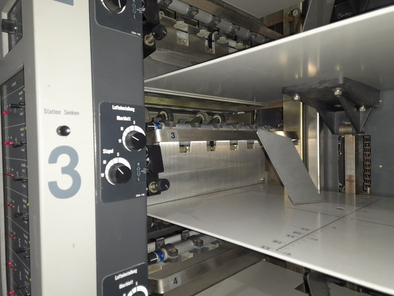 Horizon AC-8000 S | collator | 8 stations | 1992 - Tiskařský stroj: obrázek 2 Horizon AC-8000 S | collator | 8 stations | 1992 - Tiskařský stroj: obrázek 2