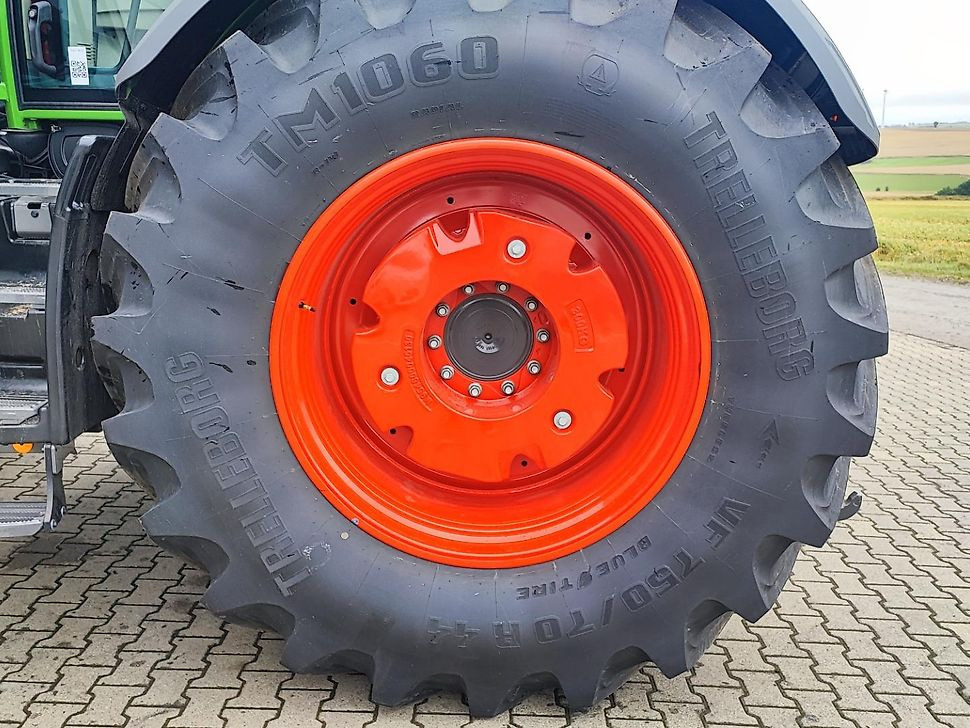 Traktor J.Reiff Sarl
Herr Stefan Neukirch - 77 Z.I in den: obrázek 7 Traktor J.Reiff Sarl
Herr Stefan Neukirch - 77 Z.I in den: obrázek 7