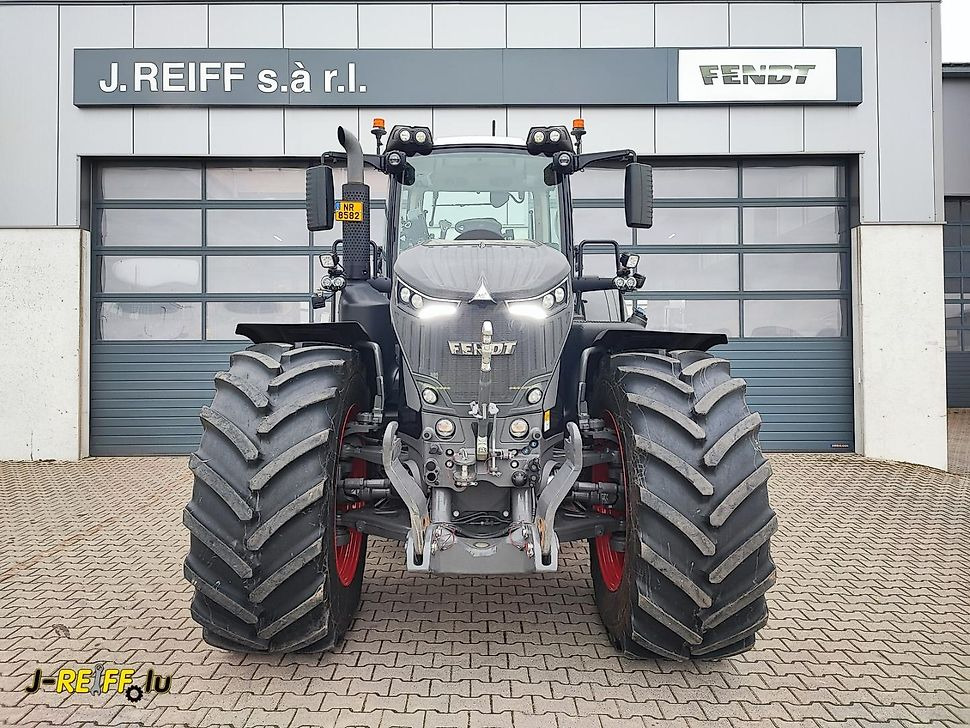 J.Reiff Sarl
Herr Stefan Neukirch - 77 Z.I in den - Traktor: obrázek 2 J.Reiff Sarl
Herr Stefan Neukirch - 77 Z.I in den - Traktor: obrázek 2