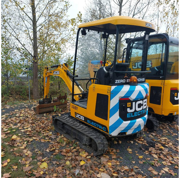 JCB 19 C-IE - Mini rýpadlo: obrázek 3 JCB 19 C-IE - Mini rýpadlo: obrázek 3
