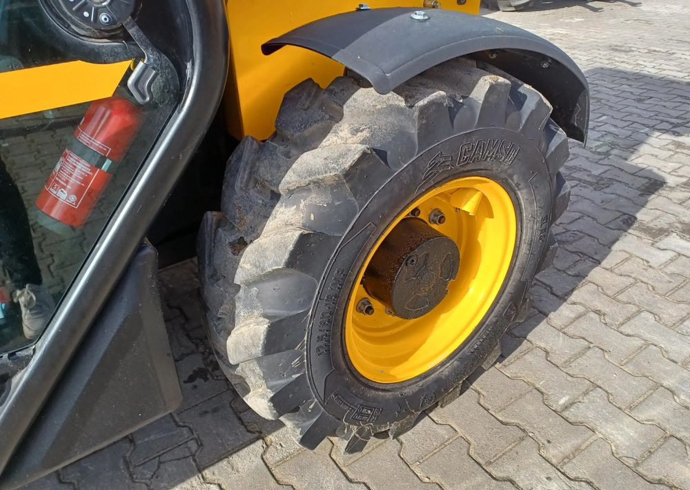 Teleskopický manipulátor JCB 525-60 Agri Plus: obrázek 9